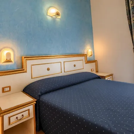 King Hotel 3*